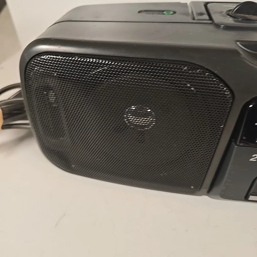Sony CFS-200 AM/FM Stereo 2‎ Way Speaker Radio & Cassette Cassette Doesn't Work